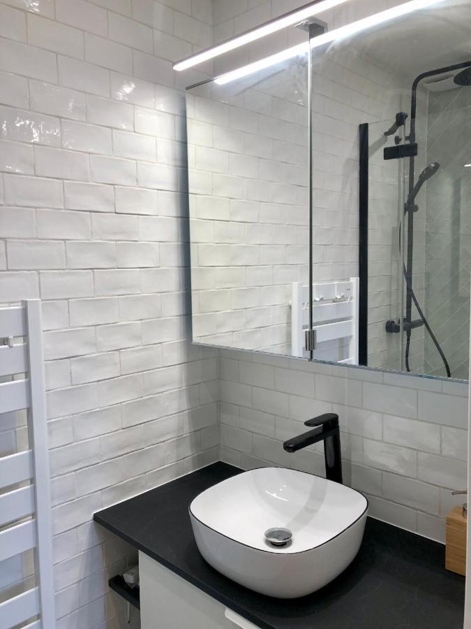 Rare Appartement D'Architecte En Haut De Montmartre パリ エクステリア 写真
